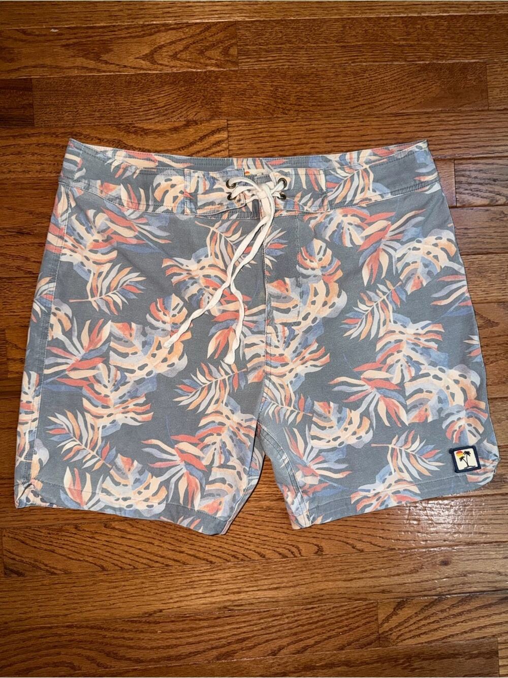 Marine Layer $78 Men's Blue Palm Print Lace-Up Swim Trunks  Board Short 32” EUC